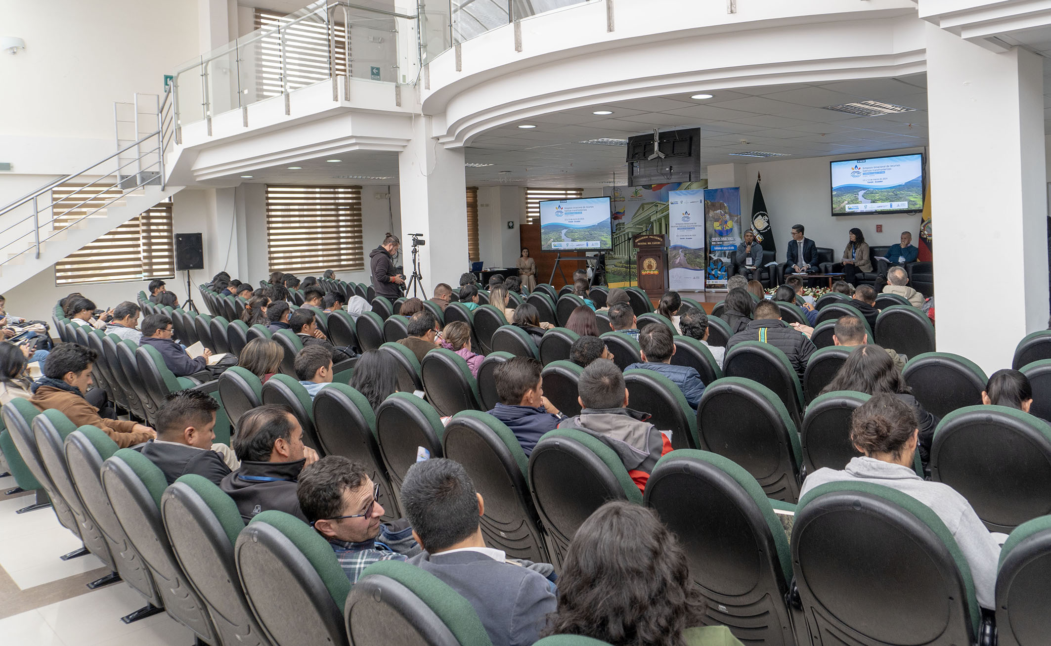 Mesa Directiva Simposio